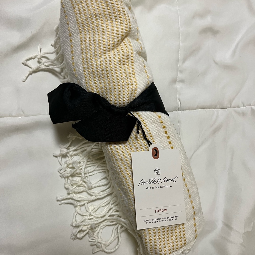 Magnolia throw